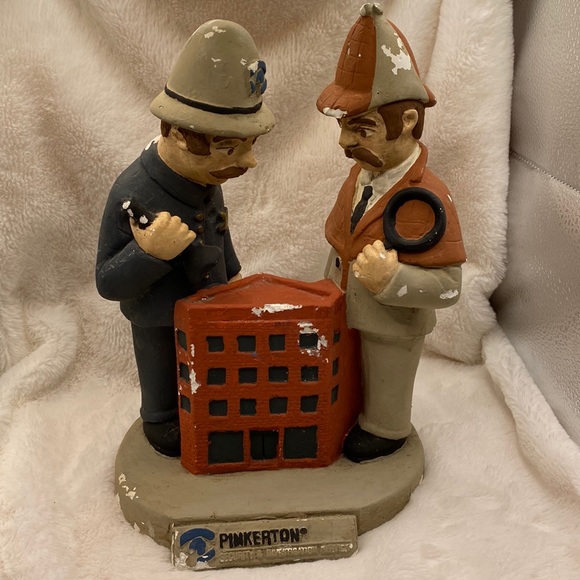 Accents Pinkerton 1993 Annual Figurine Police Sherlock Holmes With